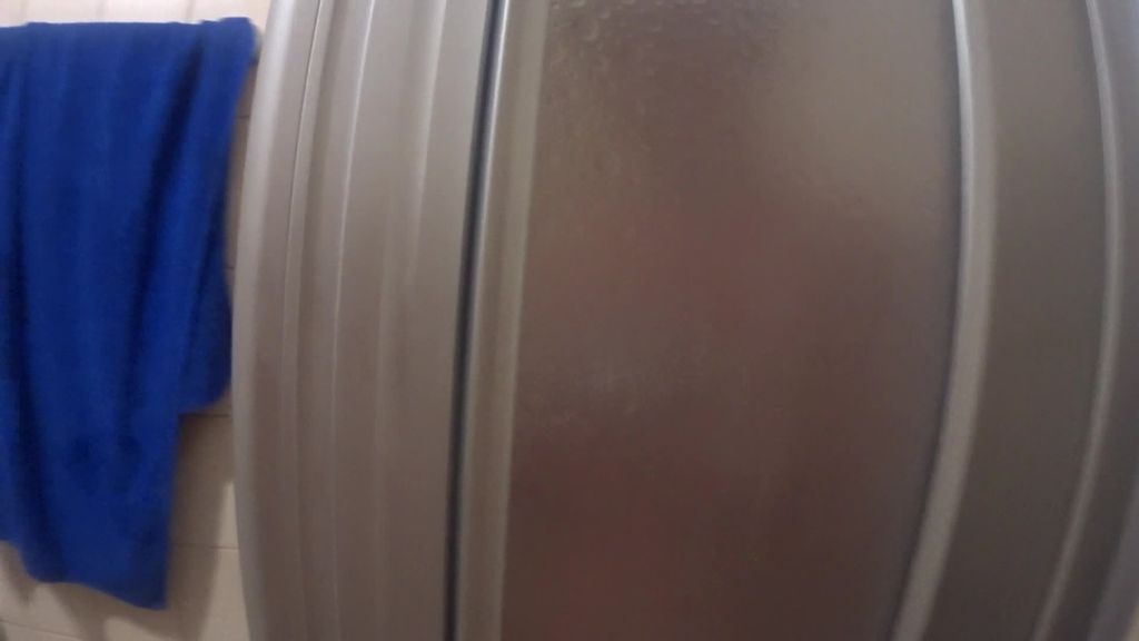 Unter der Dusche geil geworden