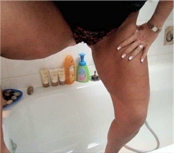 Slip pissen im Bad