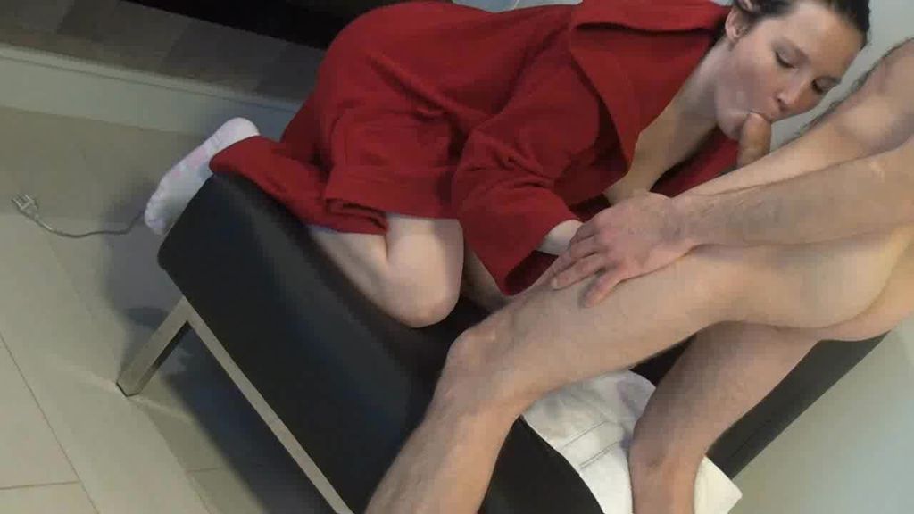 Frühstück mit Muttis neuen Stecher!