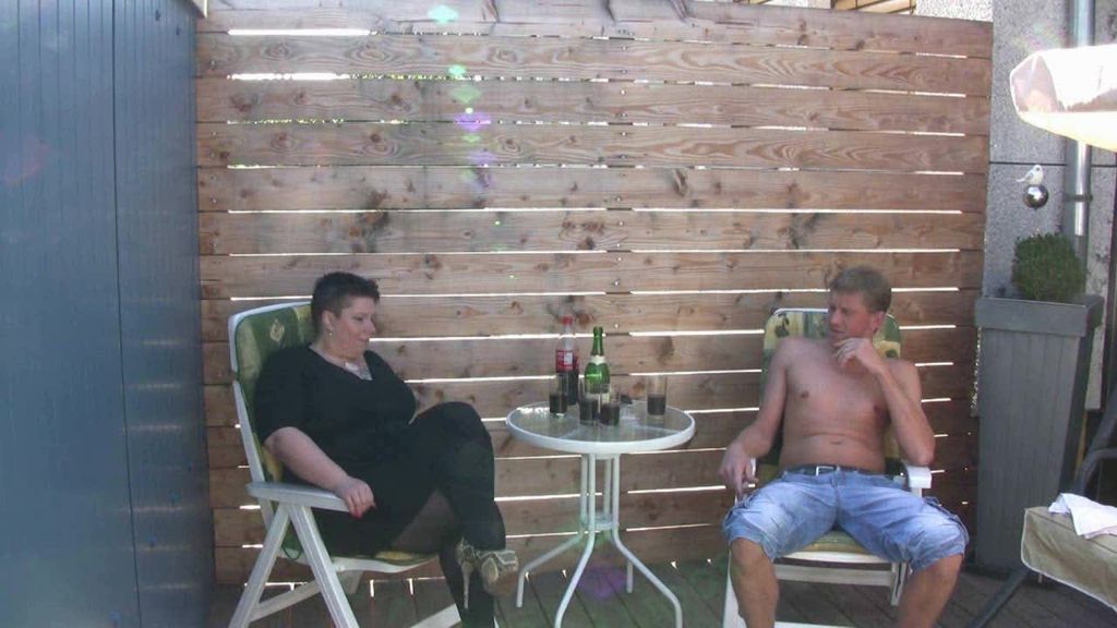 Terrassenfick auf Geburtstagsparty