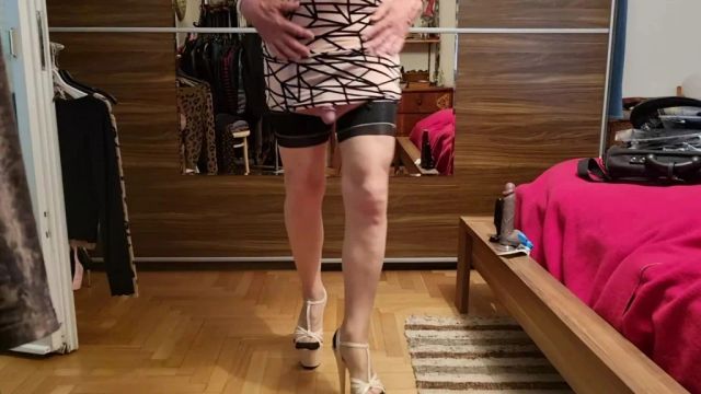 Liebe es, mich wie eine Frau zu kleiden/gefickt zu werden