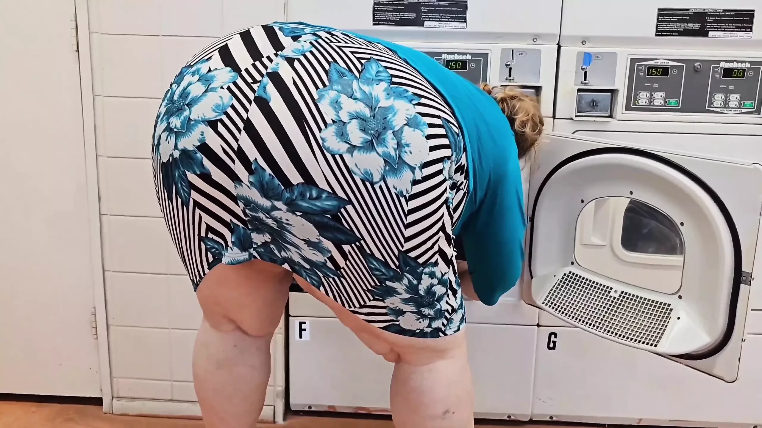 I Let the Maintenance Guy See My Legs and He Got Very Horny and Filled My Pussy With His Cum
