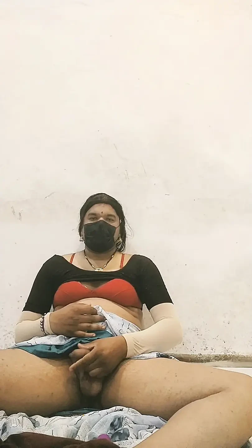 The wife was sent to her maternal home and the husband was wearing her petite bra saree in a sexy movie.