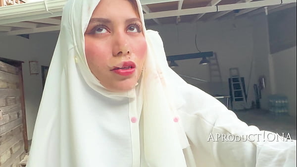 Cum Walk and Pee in Public with Burka on her