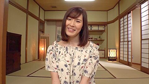 三十路の性欲奥さんが欲求不満を他人のチンポで発散sex