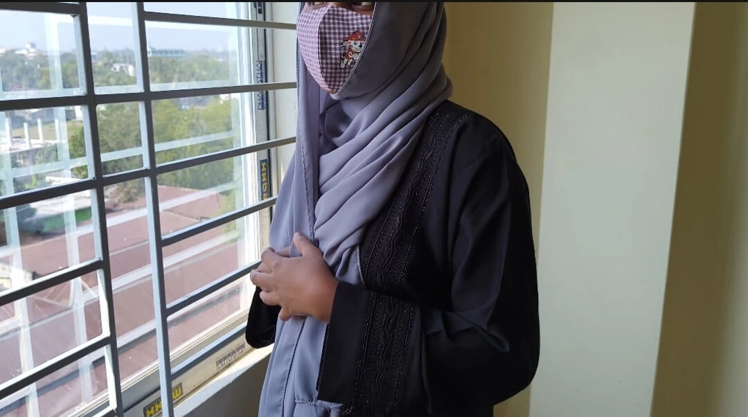 Hijabi girl show big ass and fuck hard