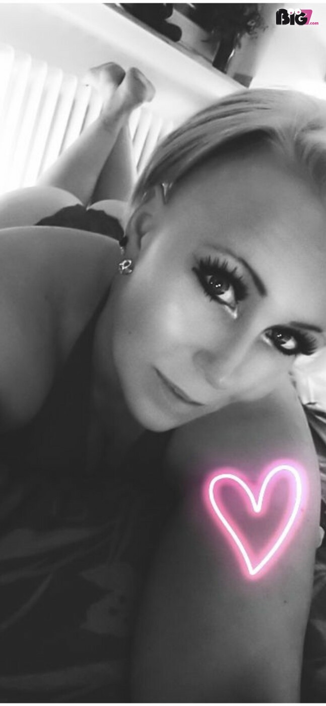 hotLarissa69