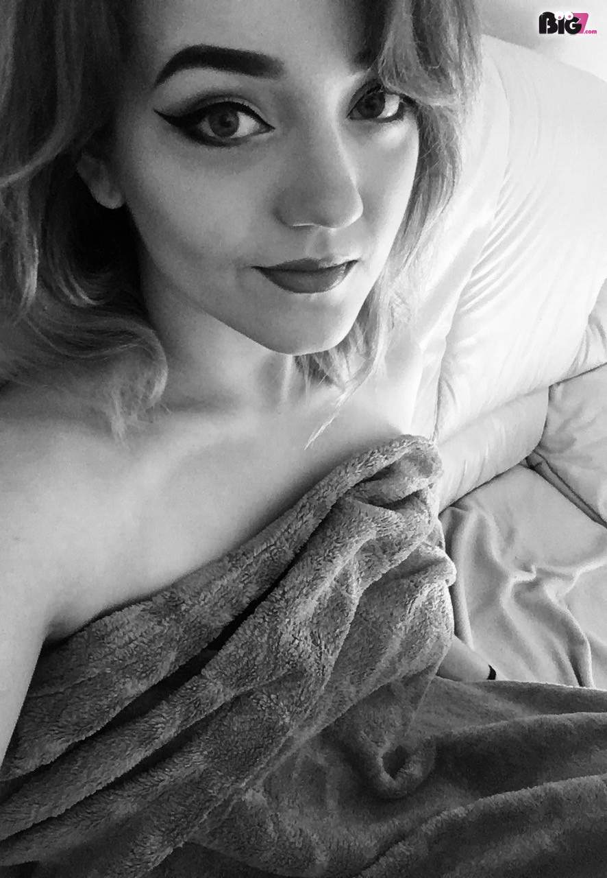 NikkiHotX