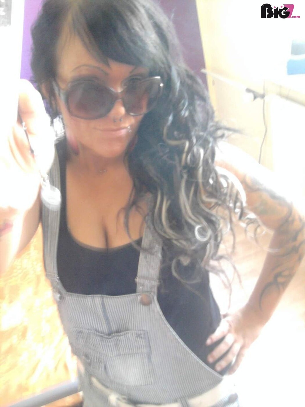 Hot-Janine