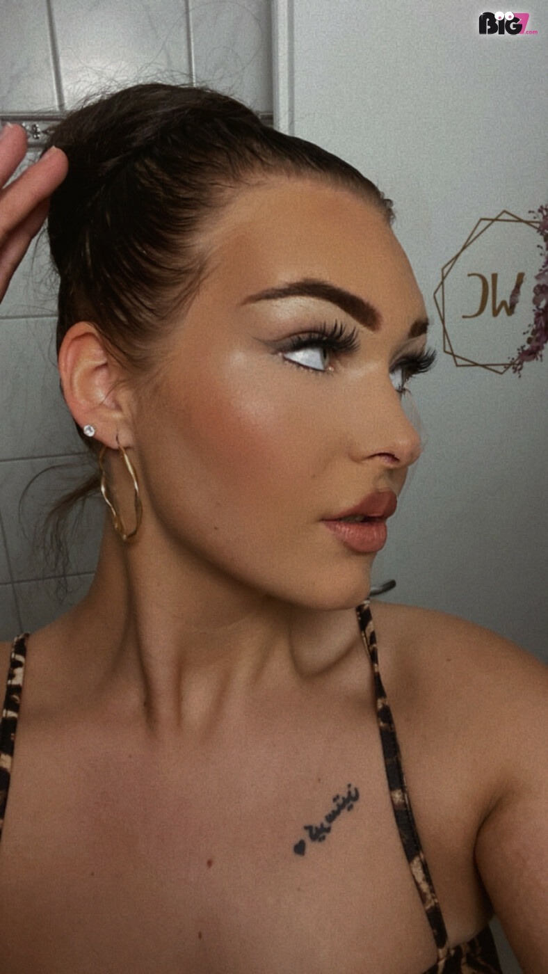 Amira1