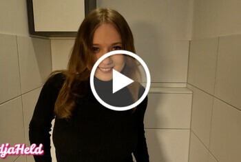 Mein erster Cumshot ! Mitbewohner beim wichsen erwischt und gefickt