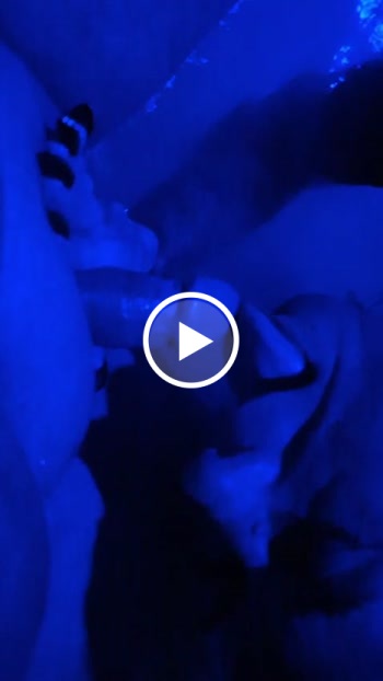 geiler Blowjob im Whirlpool mit meinen Nachbarn