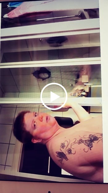 Kommst du zu mir unter die Dusche.