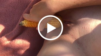 Muschi zu eng für den Maiskolben…