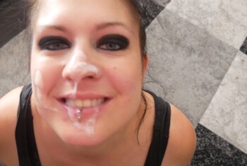 Schwanz im Gesicht explodiert