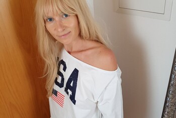 Date Drei-Mal versetzt! Spritz mir zur Strafe in Mund und Pussy! Jetzt bekomme ich die Rechnung