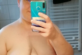 CurvyPia