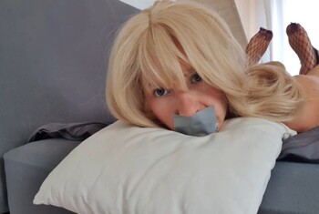 Gefesselte Dreilochstute gnadenlos zerfickt und in den Arsch gespritzt!! Absolut realer Amateursex!!