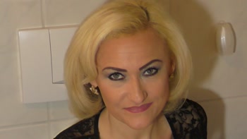 NS Muschi auf der Toilette wie ein geiler Squirt