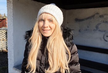 OMG! USER an Bushaltestelle ABGESCHLEPPT! Geht das doch zu weit? USER SPRITZT VOLL REIN!