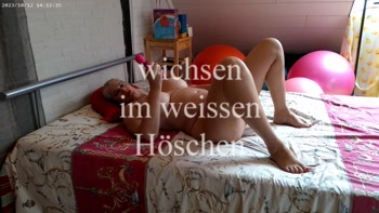 wichsen im weißen Höschen