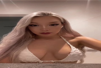 Ich ficke mich tief mit dem Toy