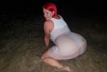 Curvy-Sarah